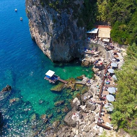 Elysium Apartments Corfu ปาเลโอกัสไตรซา ภายนอก รูปภาพ